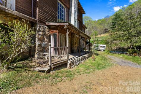 1717 Howard Moore Road Hot Springs NC 28743