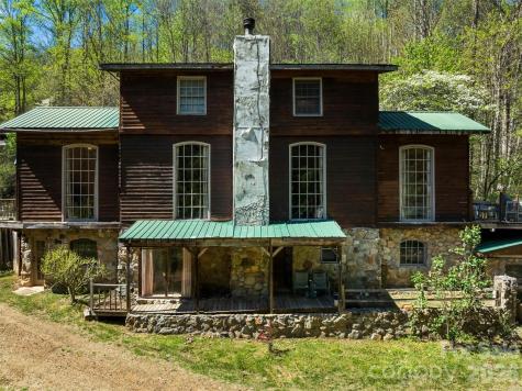 1717 Howard Moore Road Hot Springs NC 28743