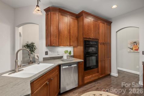 86 Oak Hollow Drive Asheville NC 28805