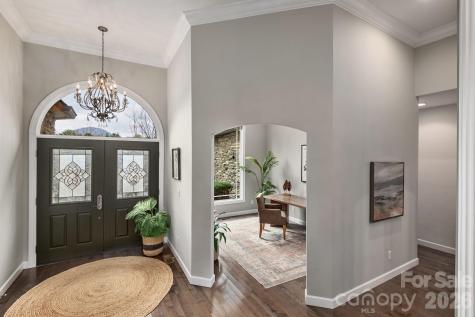 86 Oak Hollow Drive Asheville NC 28805