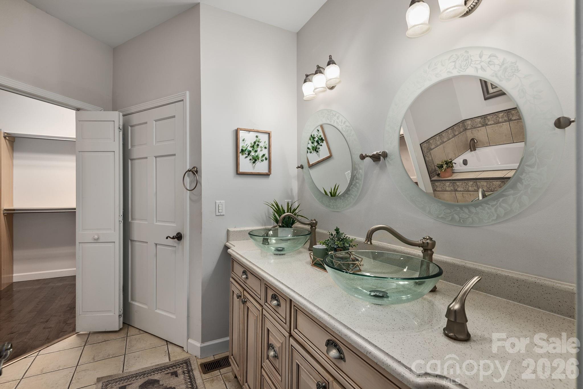 86 Oak Hollow Drive Asheville NC 28805