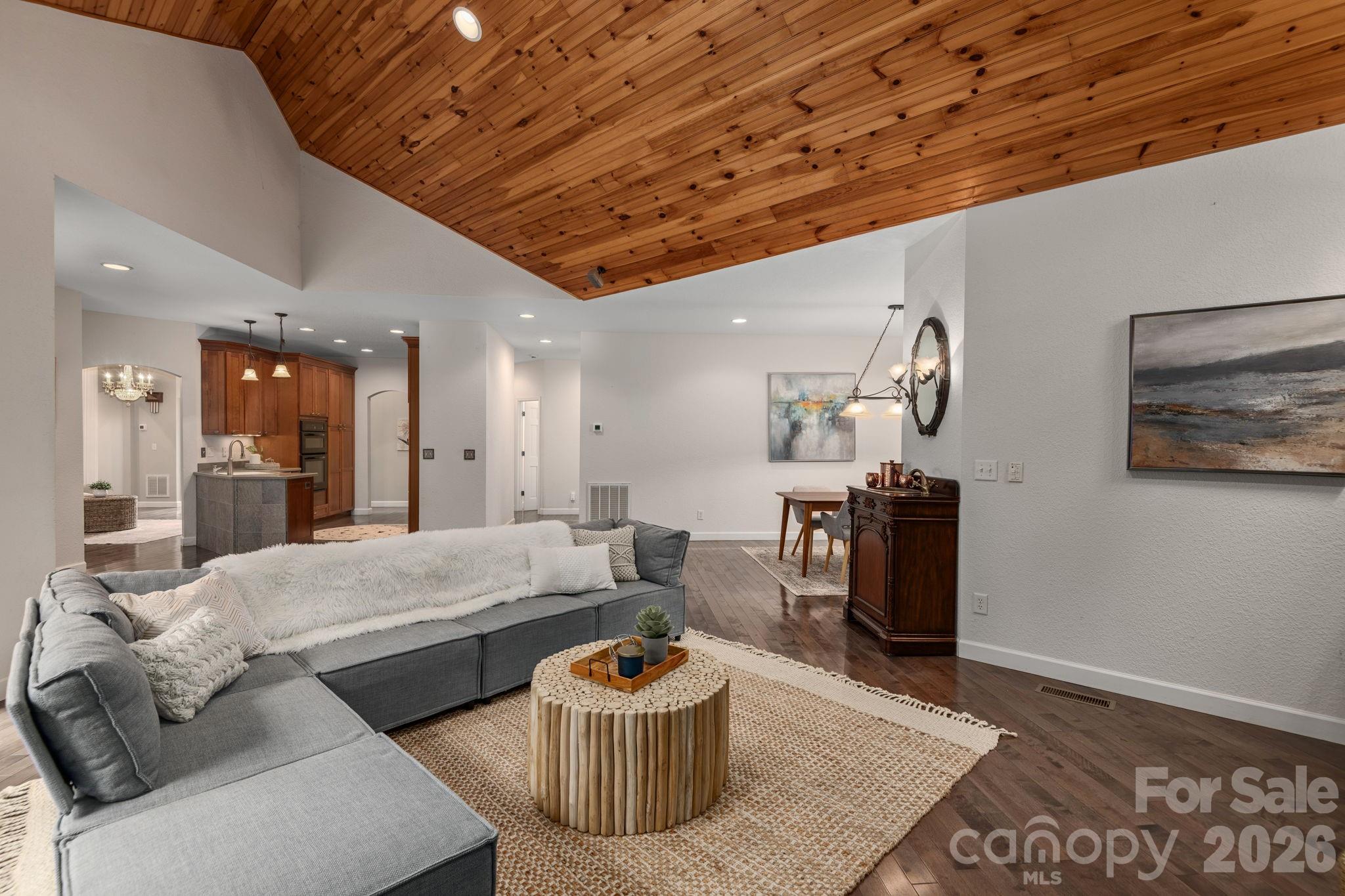 86 Oak Hollow Drive Asheville NC 28805