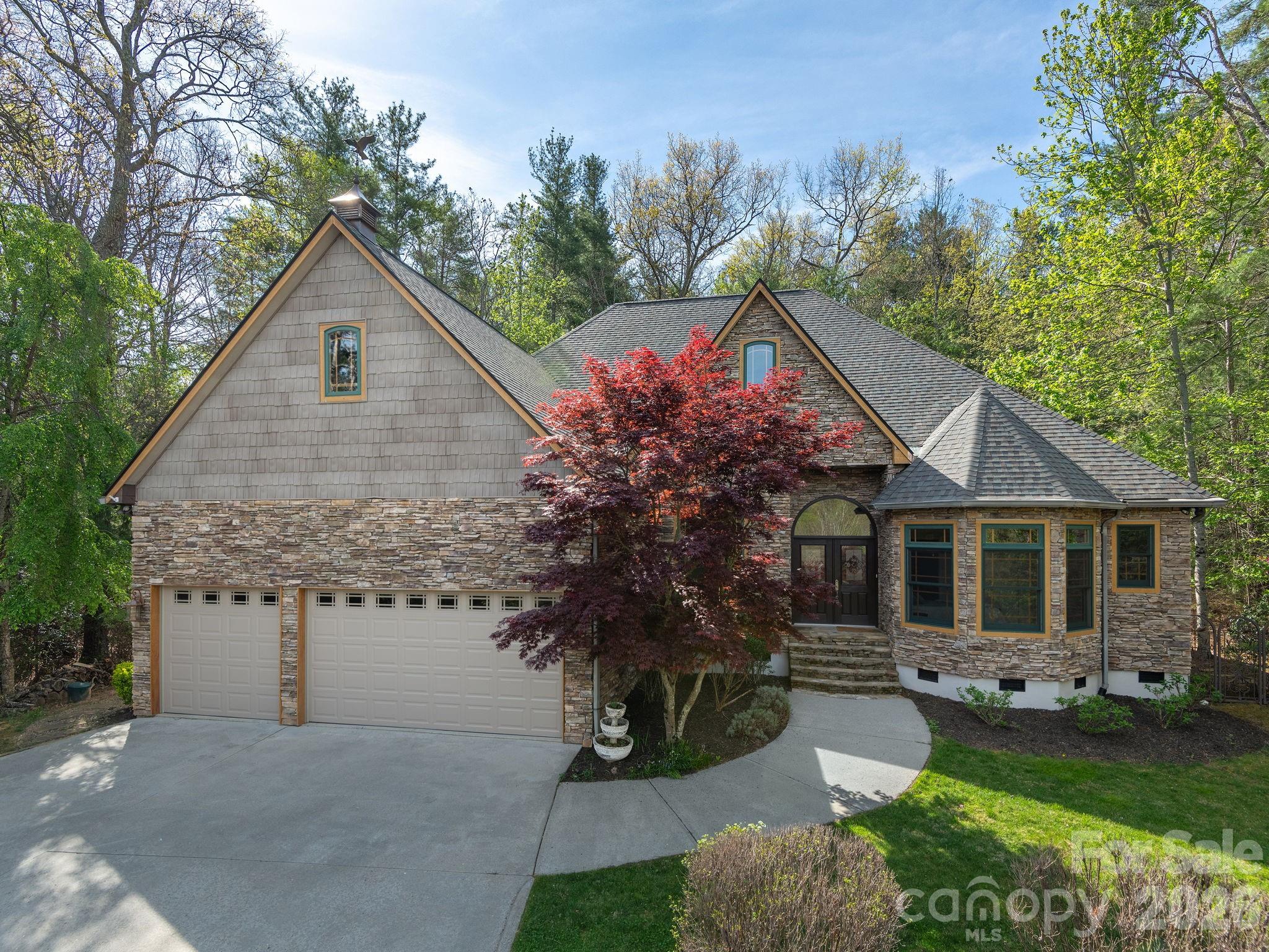 86 Oak Hollow Drive Asheville NC 28805