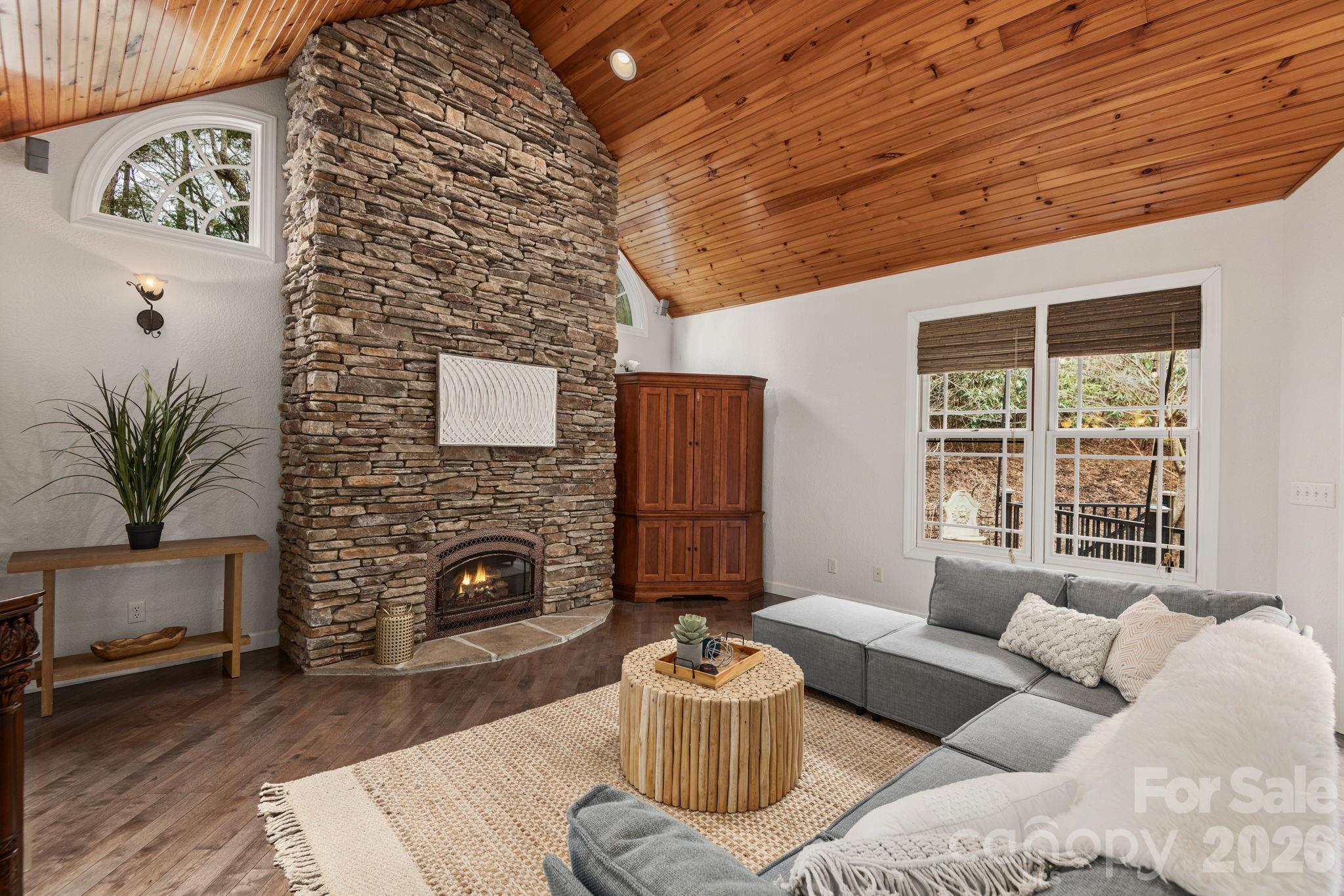 86 Oak Hollow Drive Asheville NC 28805