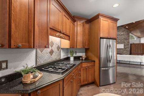 86 Oak Hollow Drive Asheville NC 28805