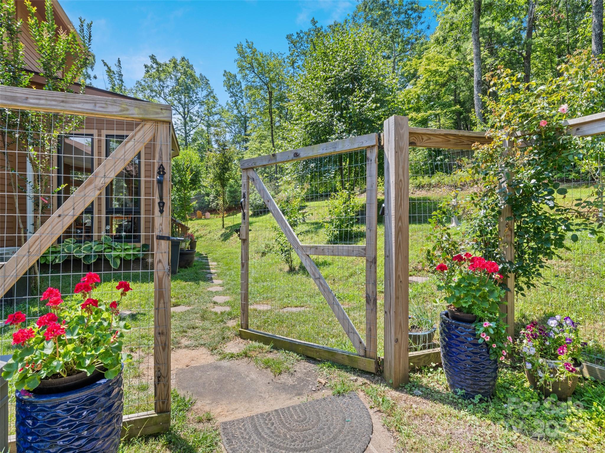 2675 Holbert Cove Road Saluda NC 28773