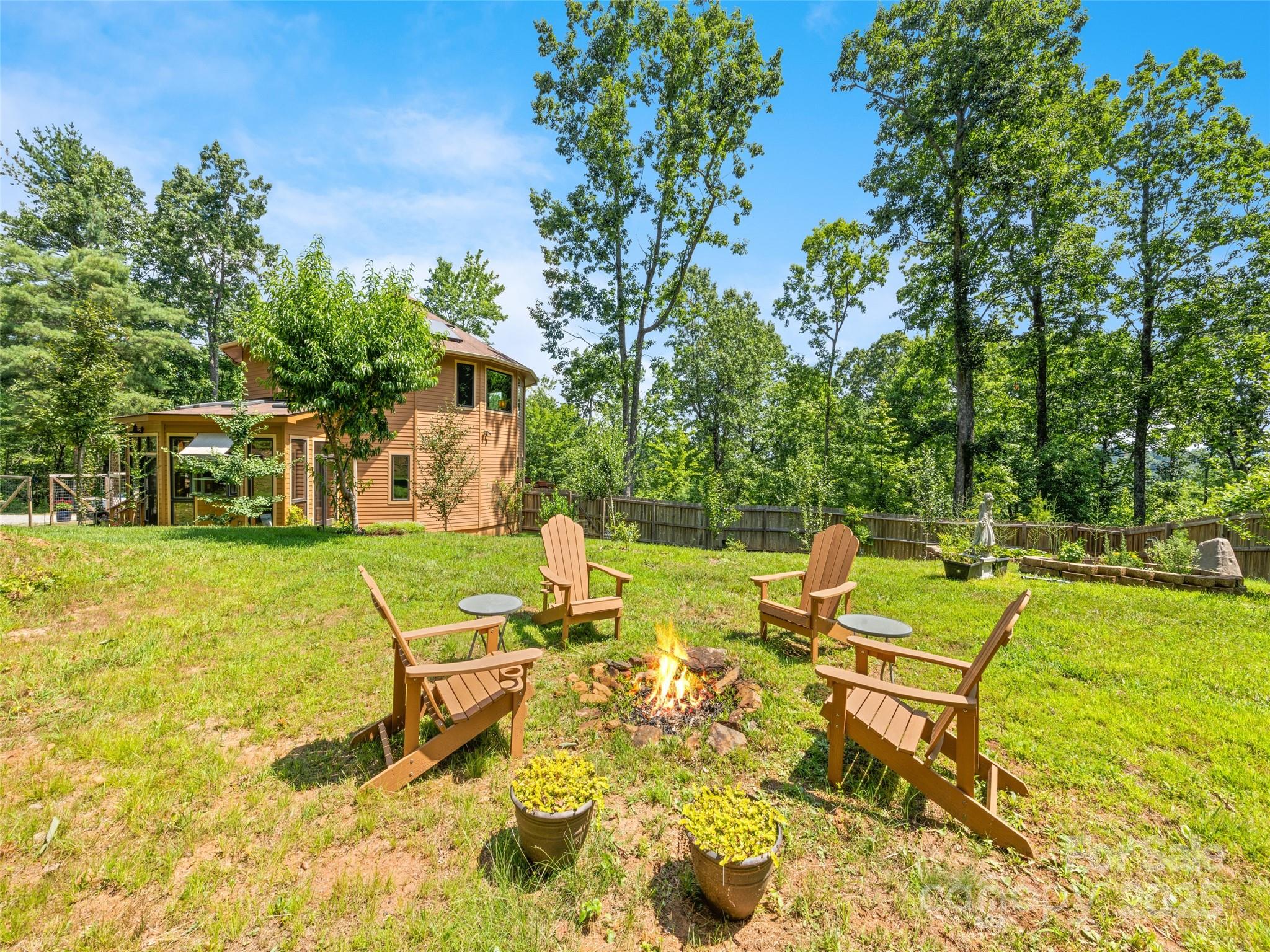 2675 Holbert Cove Road Saluda NC 28773