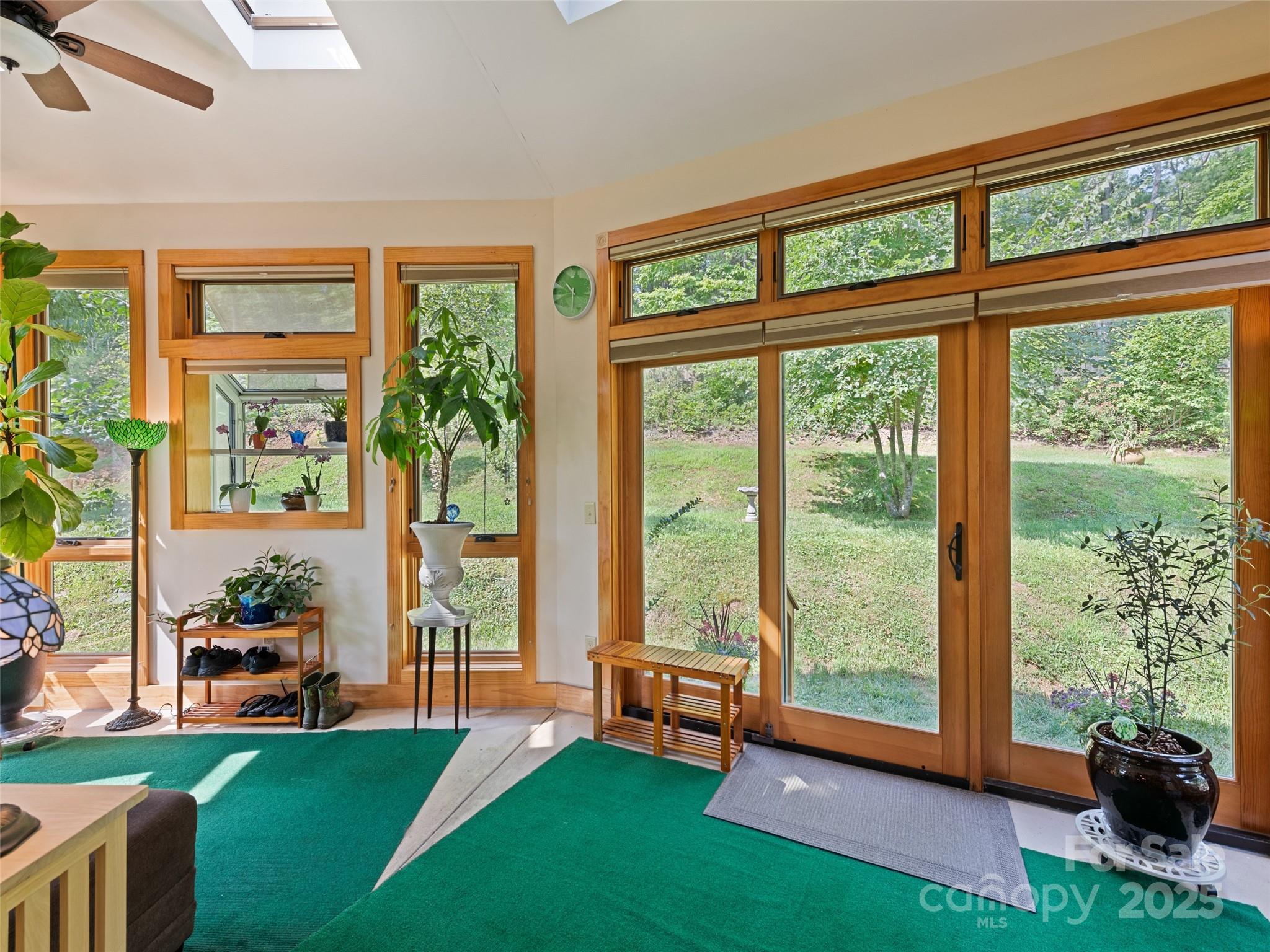2675 Holbert Cove Road Saluda NC 28773