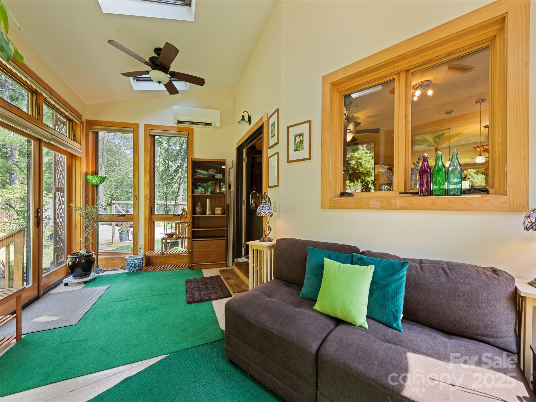 2675 Holbert Cove Road Saluda NC 28773