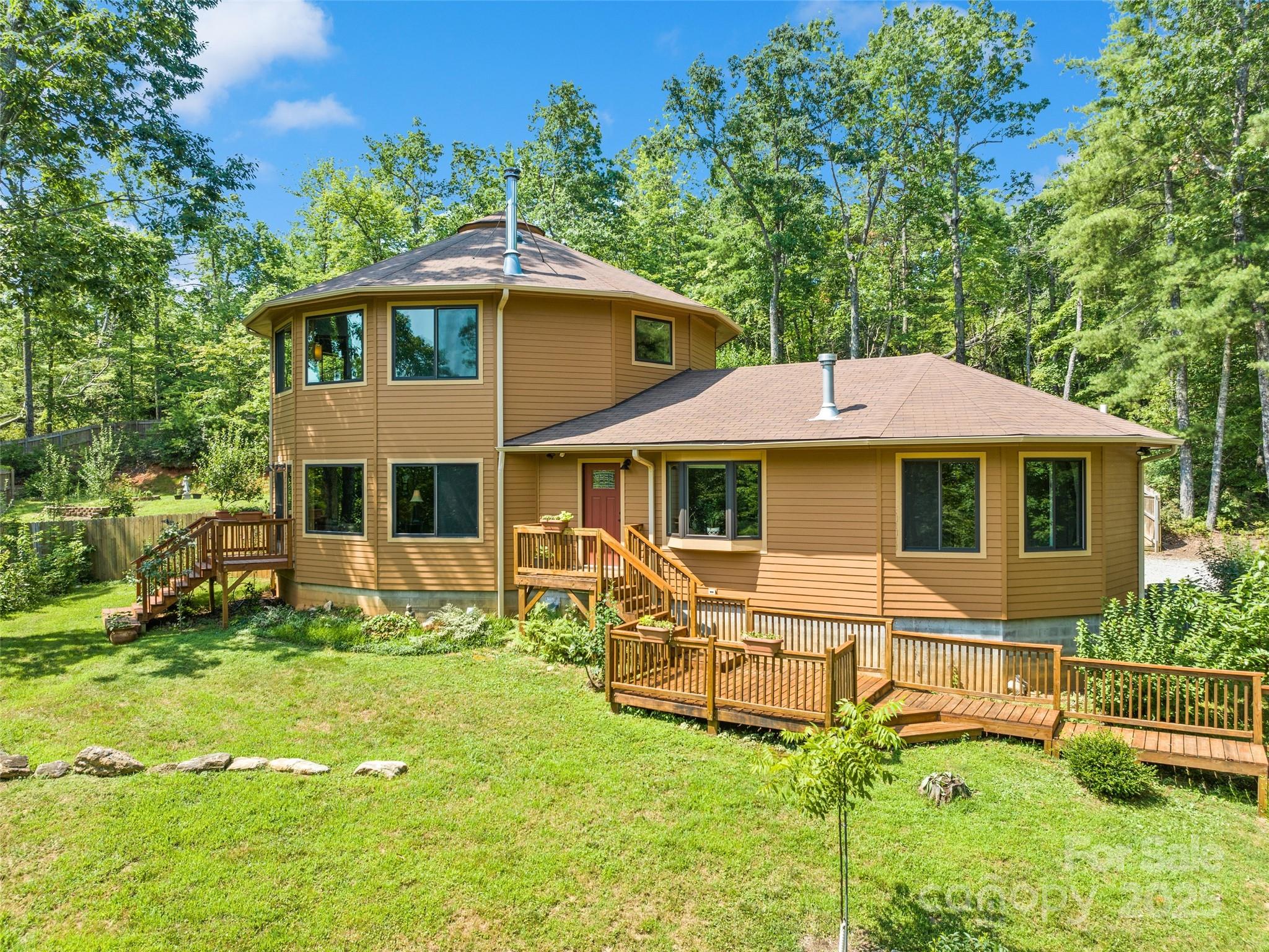 2675 Holbert Cove Road Saluda NC 28773