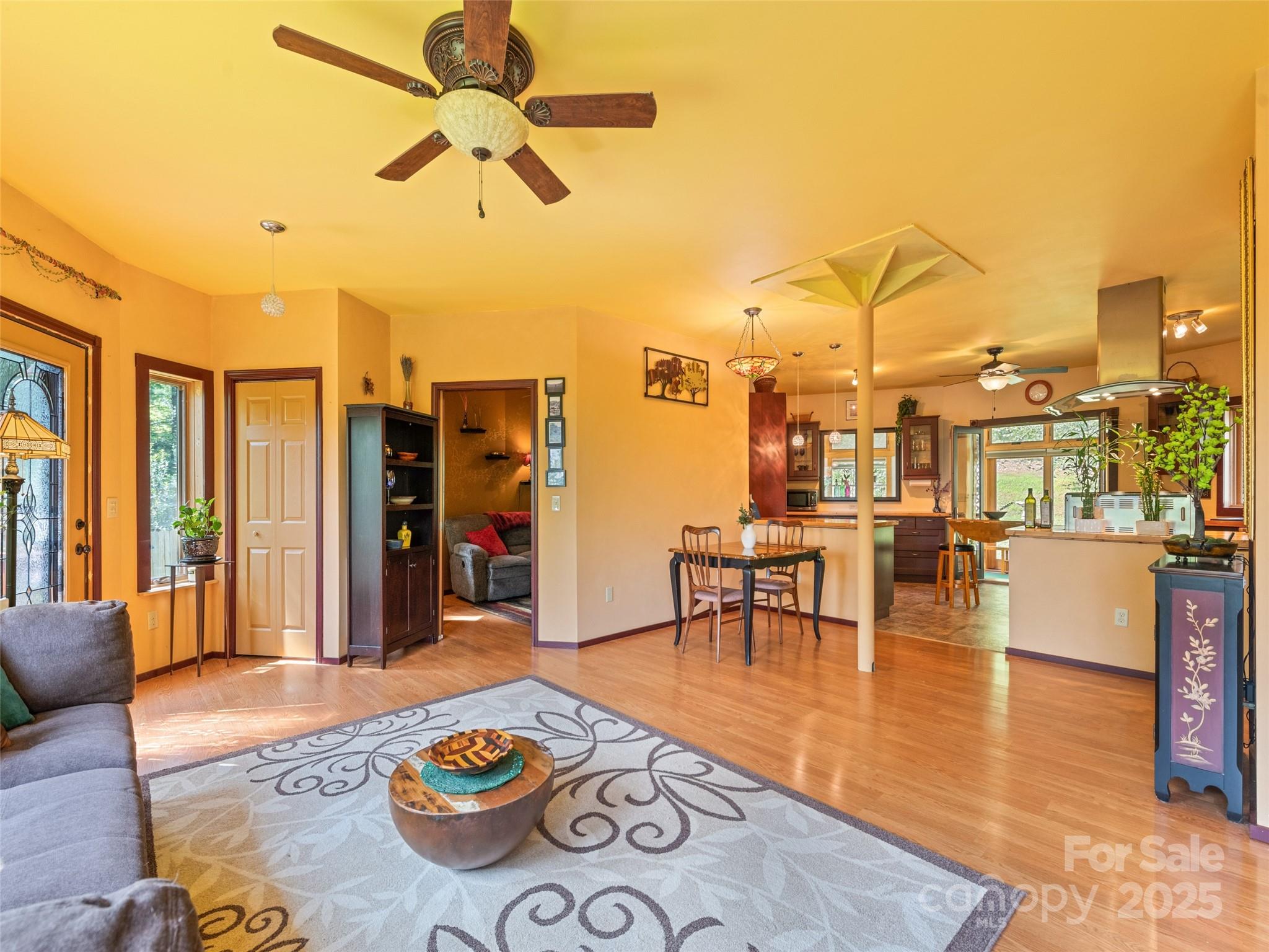 2675 Holbert Cove Road Saluda NC 28773