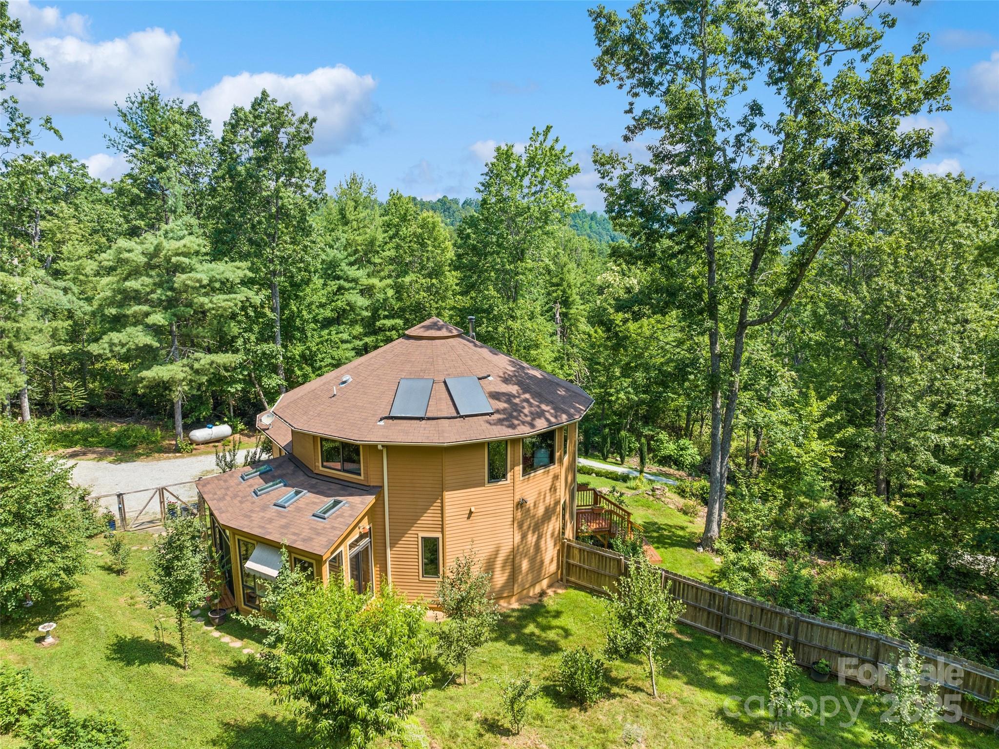 2675 Holbert Cove Road Saluda NC 28773