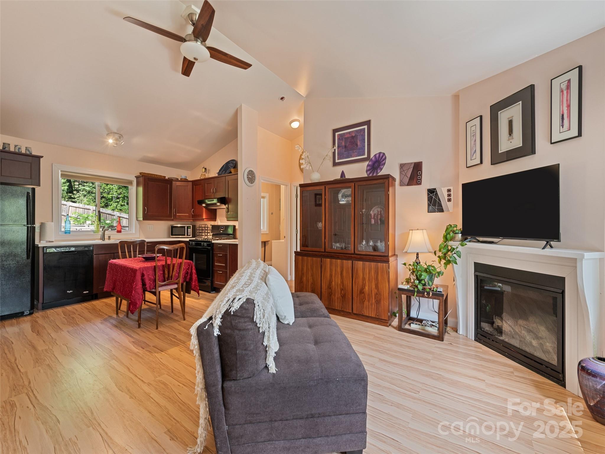 2675 Holbert Cove Road Saluda NC 28773