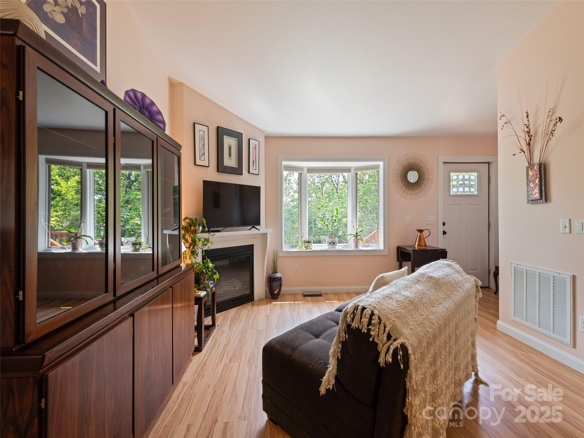 2675 Holbert Cove Road Saluda NC 28773