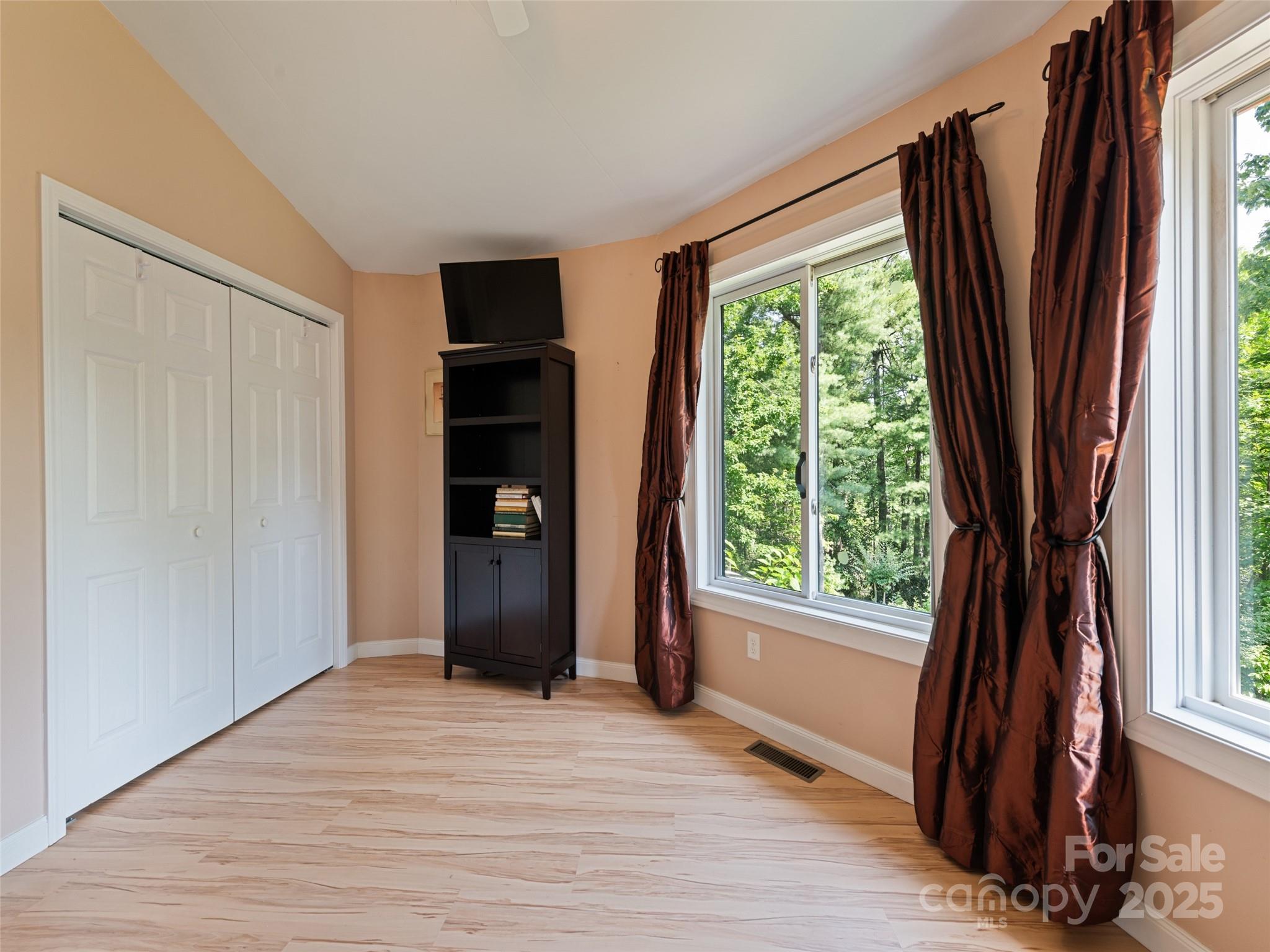 2675 Holbert Cove Road Saluda NC 28773