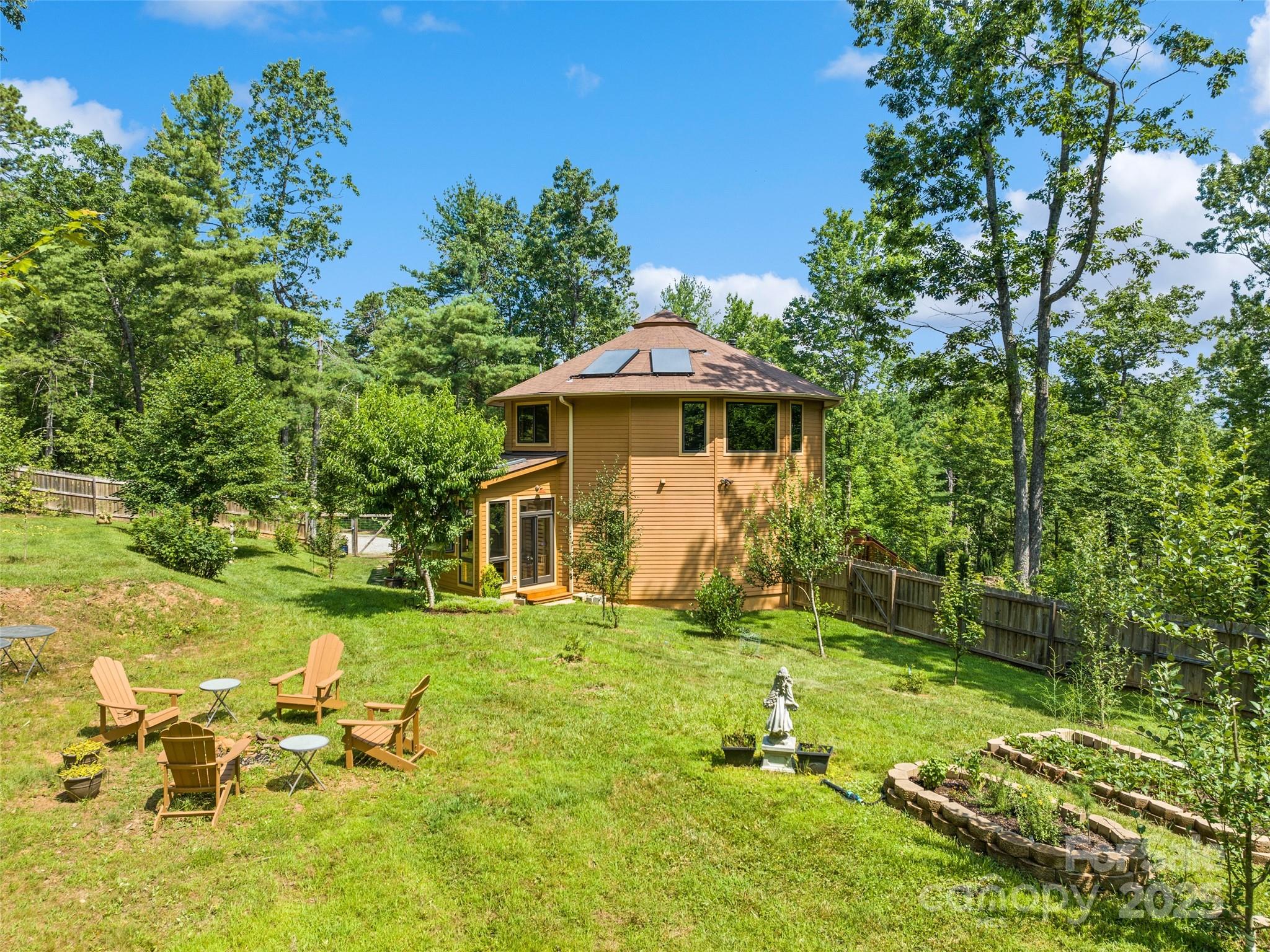 2675 Holbert Cove Road Saluda NC 28773