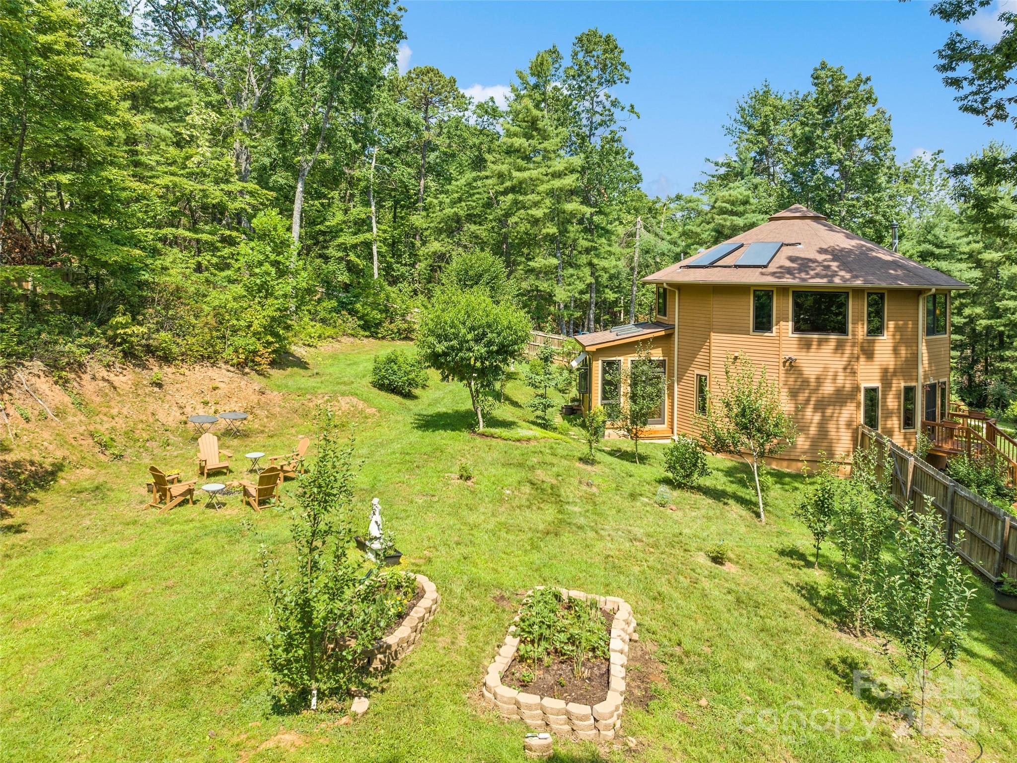 2675 Holbert Cove Road Saluda NC 28773