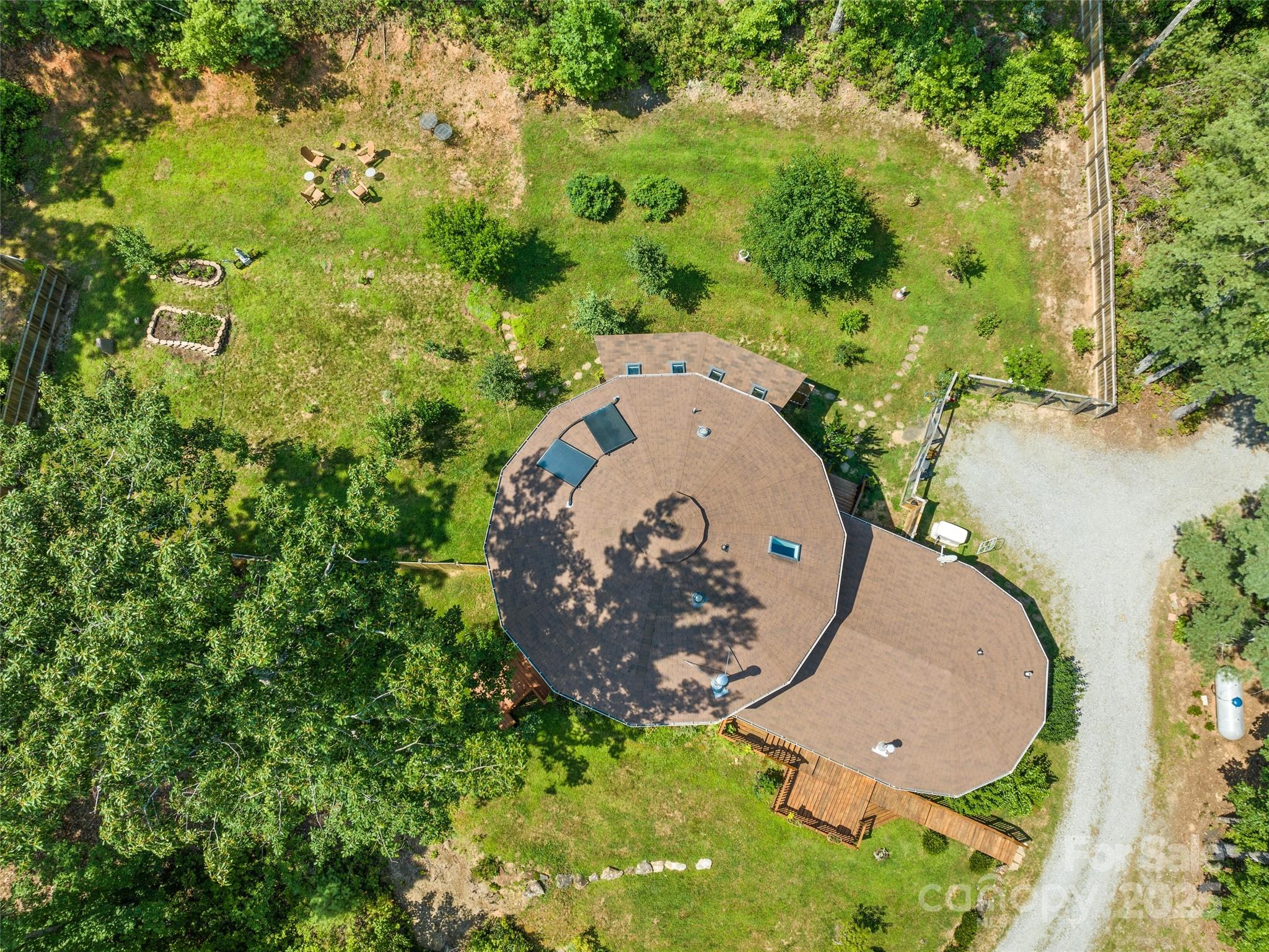 2675 Holbert Cove Road Saluda NC 28773