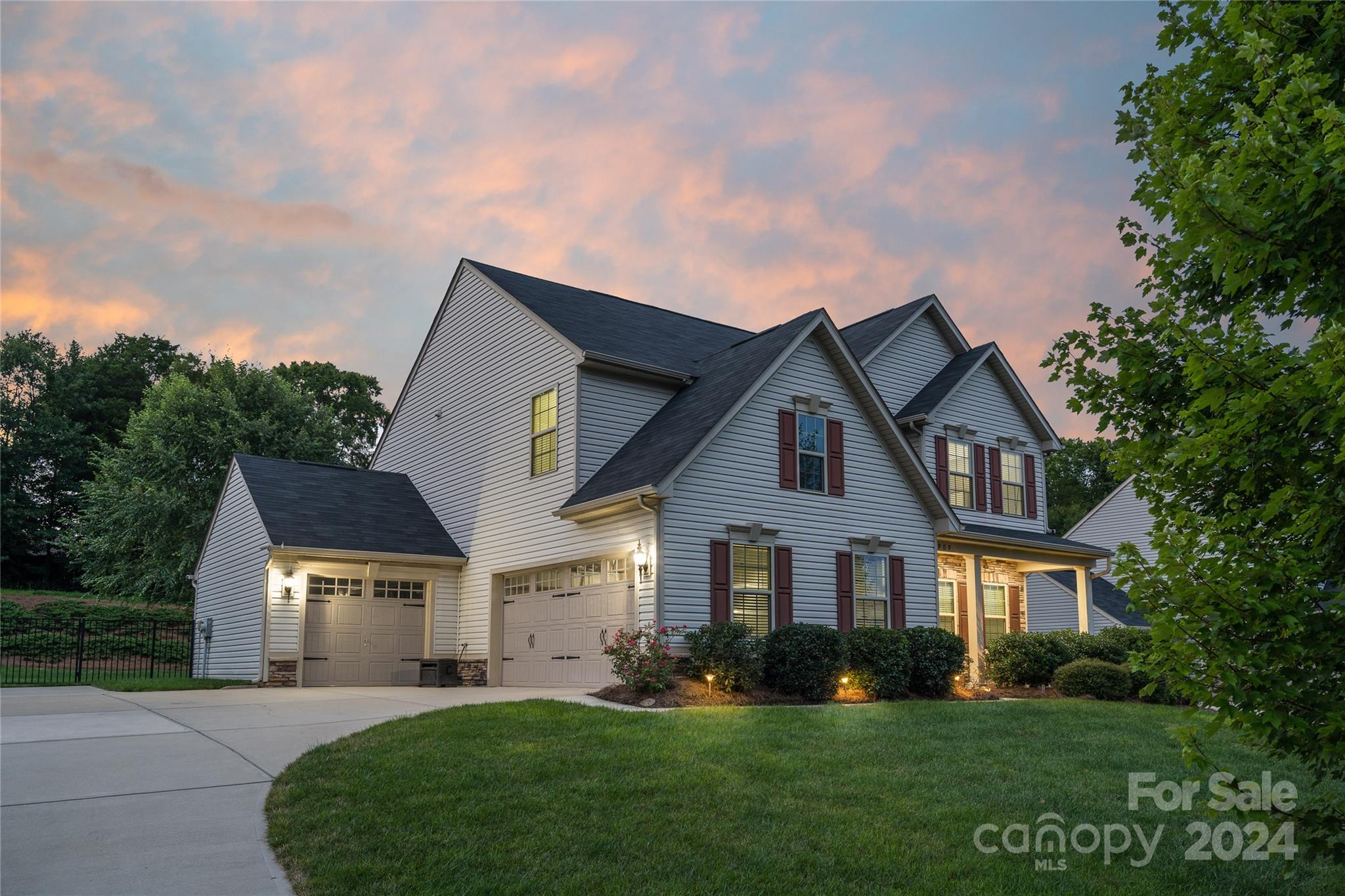 6909 Pin Oaks Drive Denver NC 28037