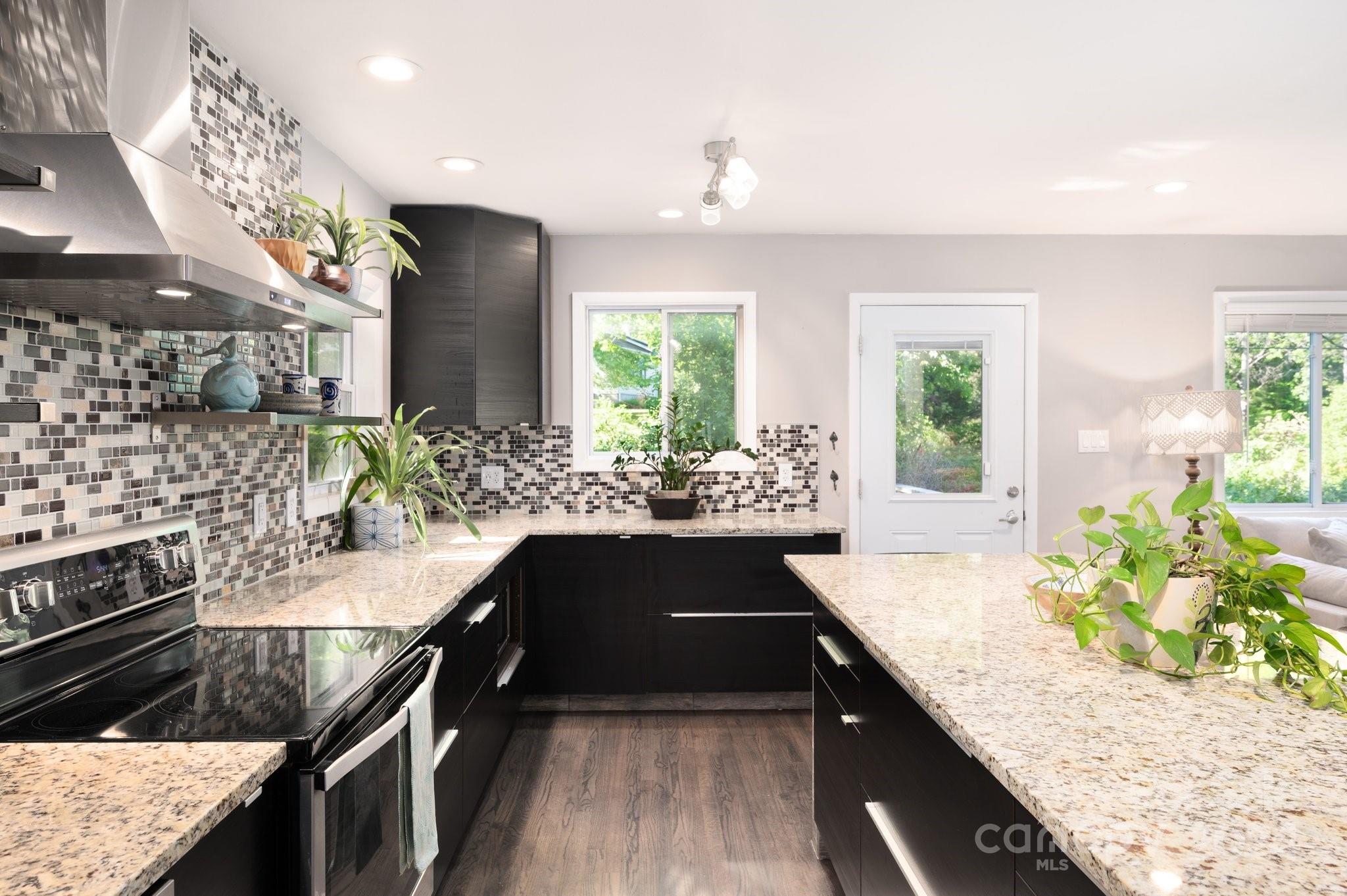 14 Mann Road Asheville NC 28805