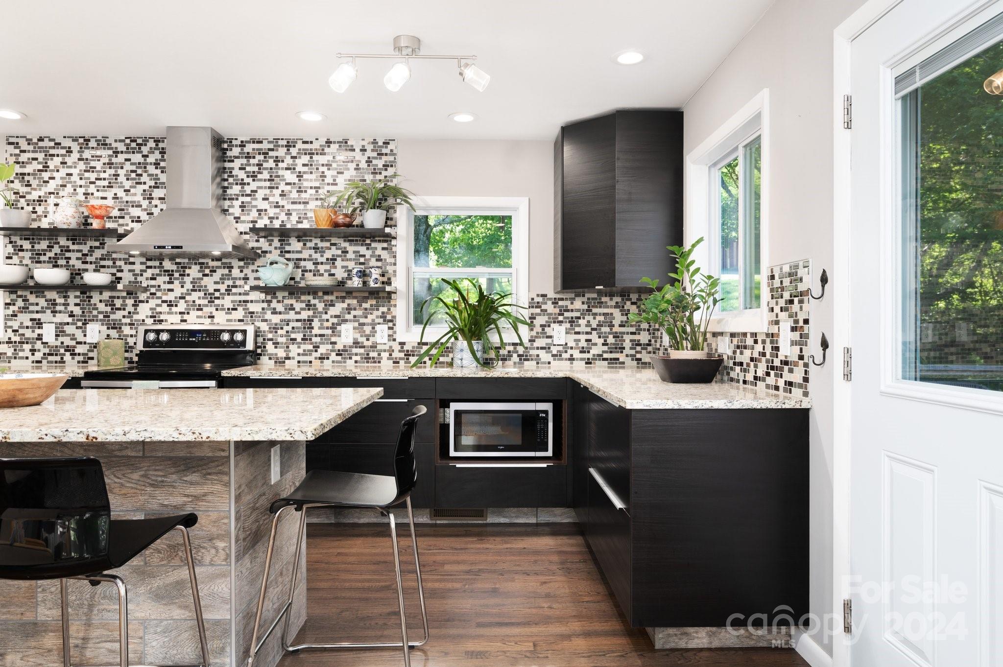 14 Mann Road Asheville NC 28805