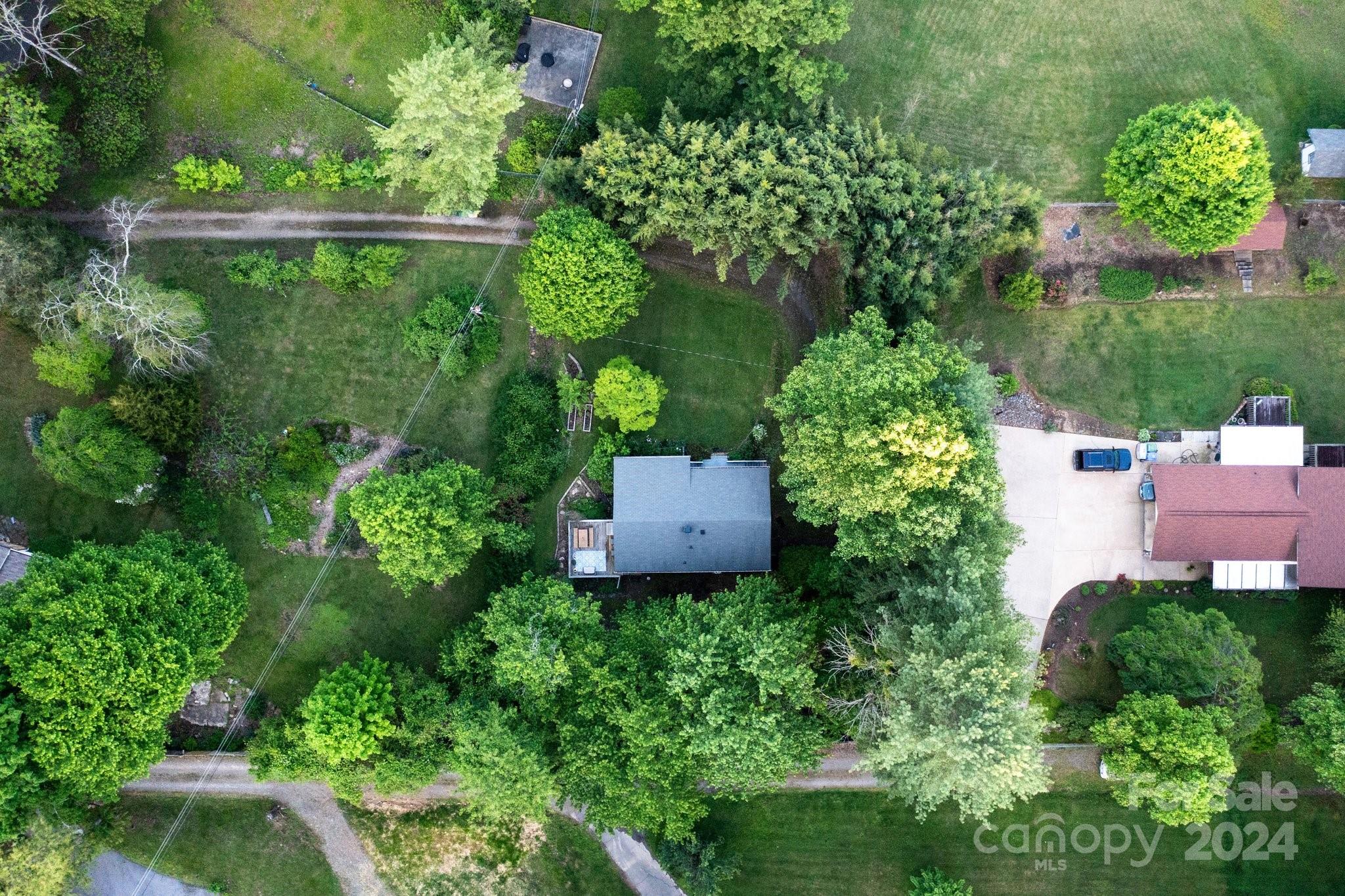 14 Mann Road Asheville NC 28805