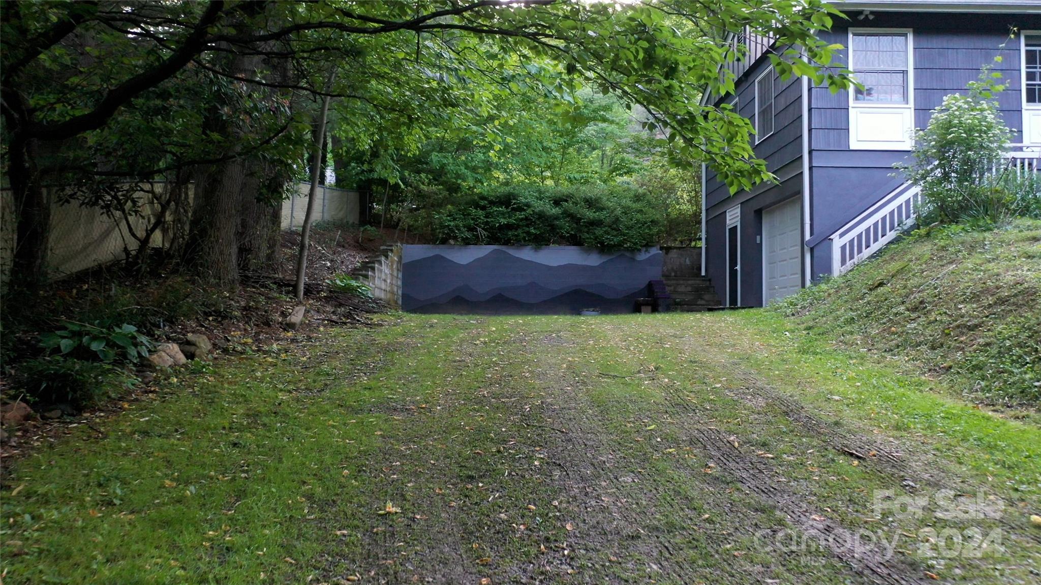 14 Mann Road Asheville NC 28805