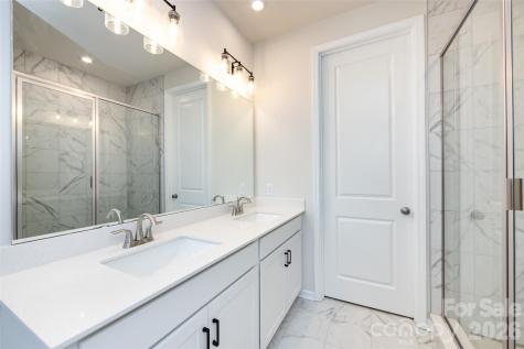 6005 Longar Lane Charlotte NC 28269