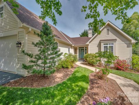 90 Dunroy Drive Hendersonville NC 28739