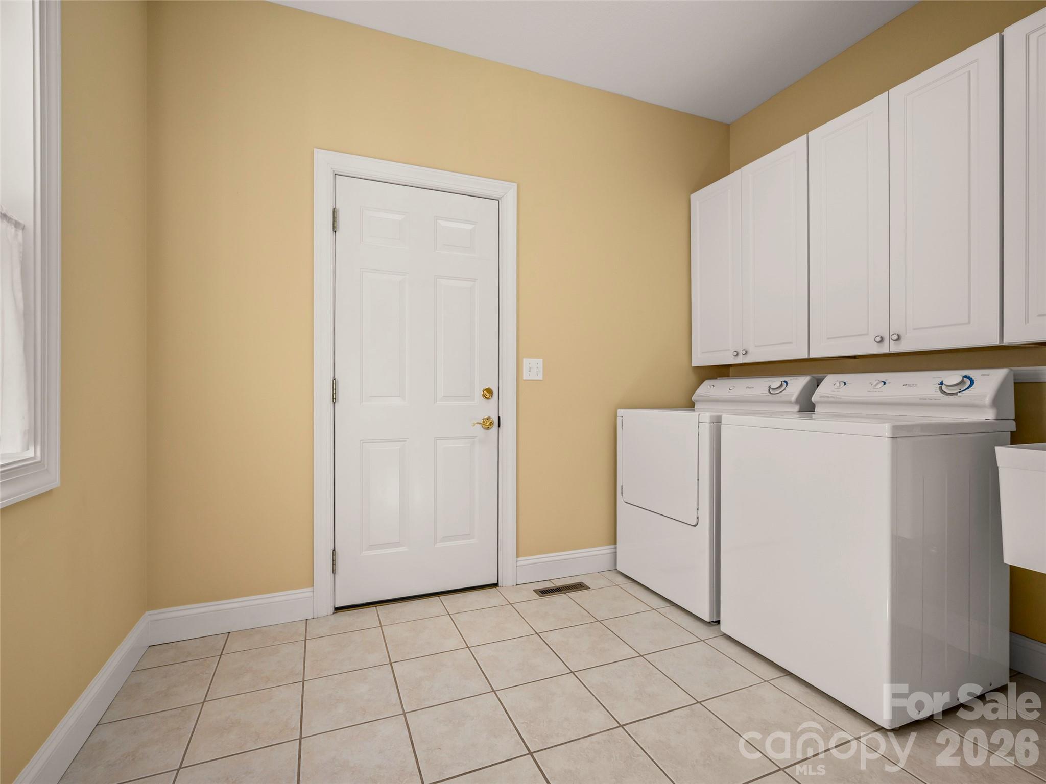 90 Dunroy Drive Hendersonville NC 28739