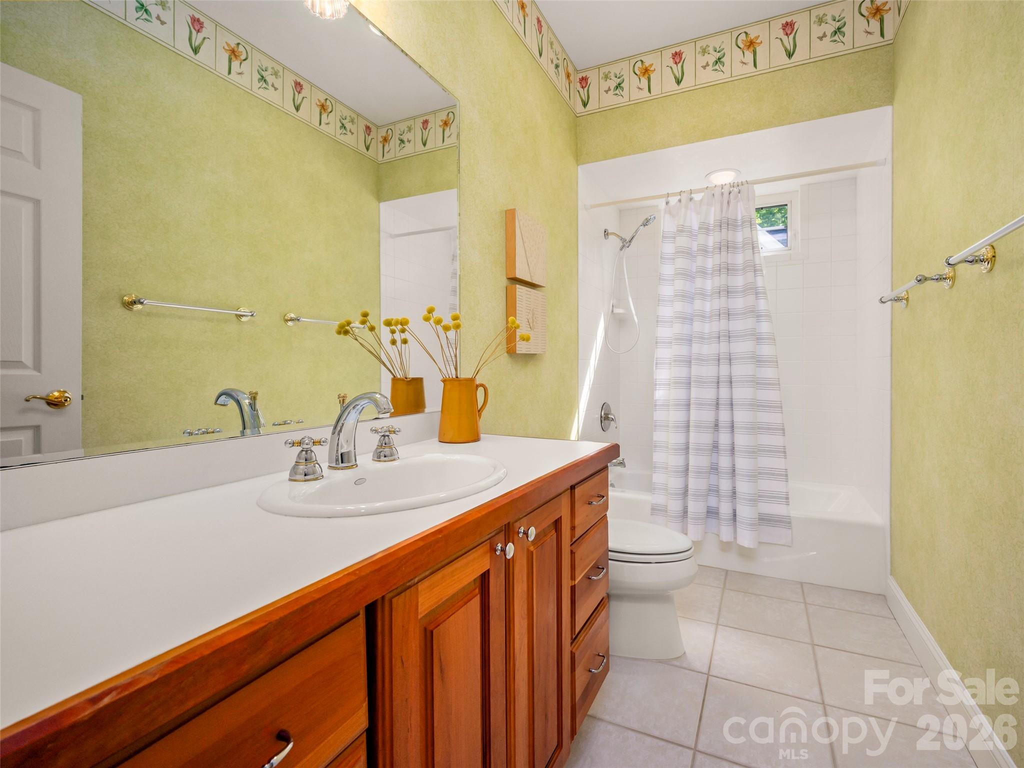 90 Dunroy Drive Hendersonville NC 28739