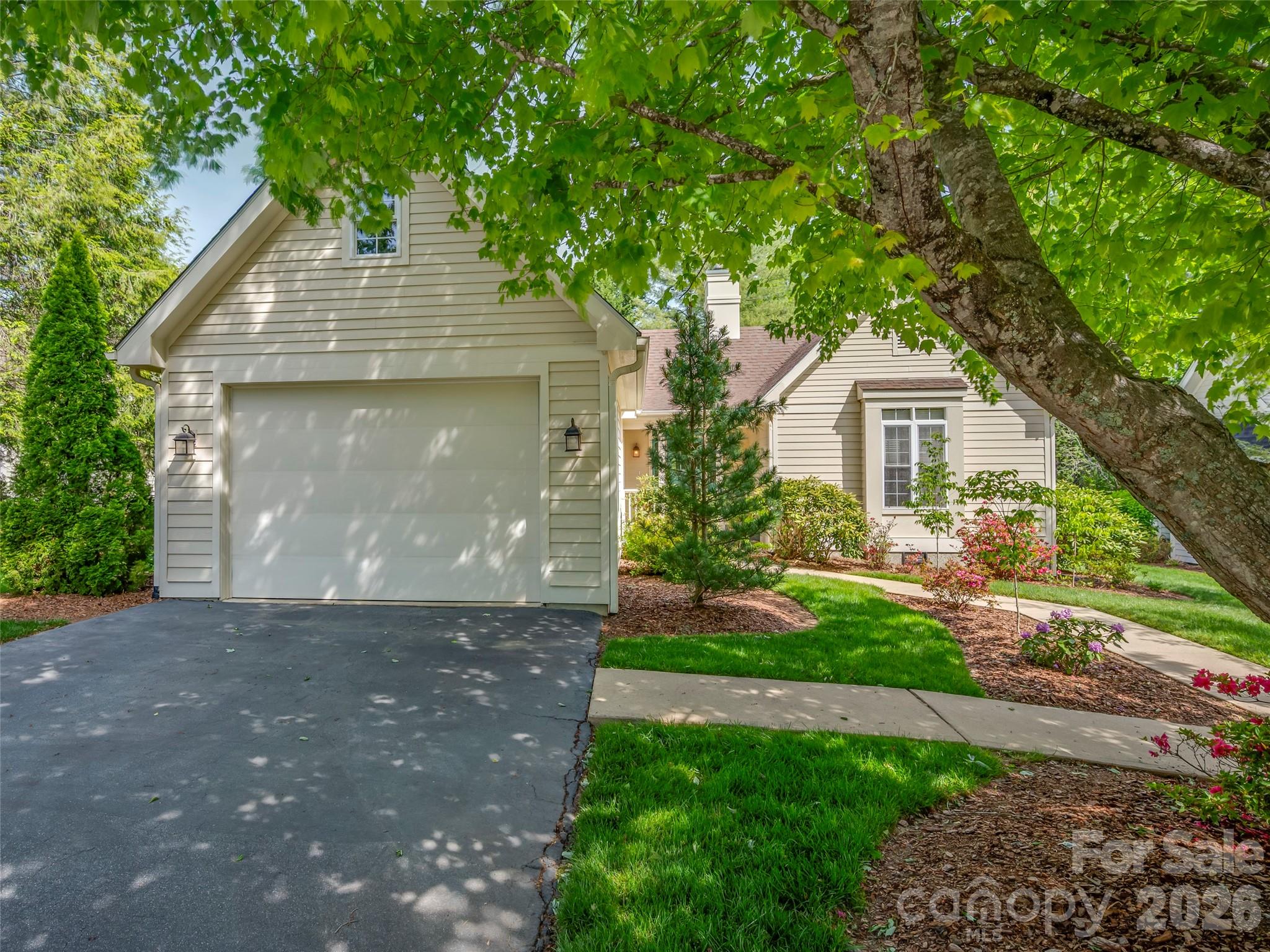 90 Dunroy Drive Hendersonville NC 28739