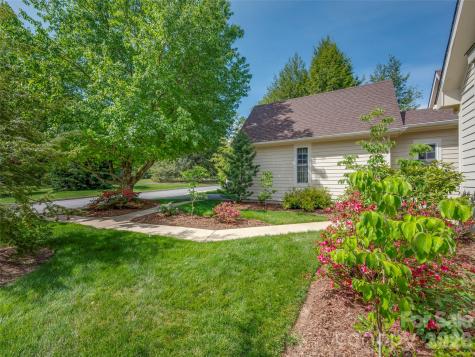 90 Dunroy Drive Hendersonville NC 28739