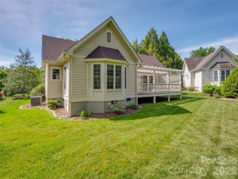 90 Dunroy Drive Hendersonville NC 28739