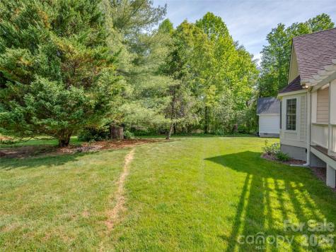 90 Dunroy Drive Hendersonville NC 28739