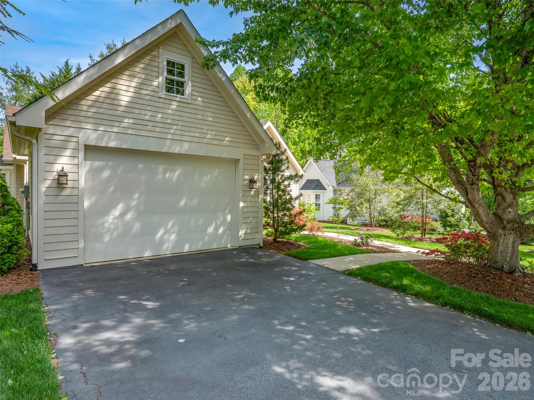 90 Dunroy Drive Hendersonville NC 28739