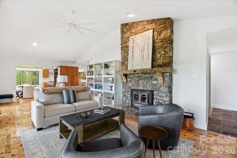 100 Gold Creek Crossing Black Mountain NC 28711