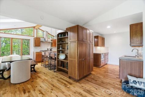 100 Gold Creek Crossing Black Mountain NC 28711