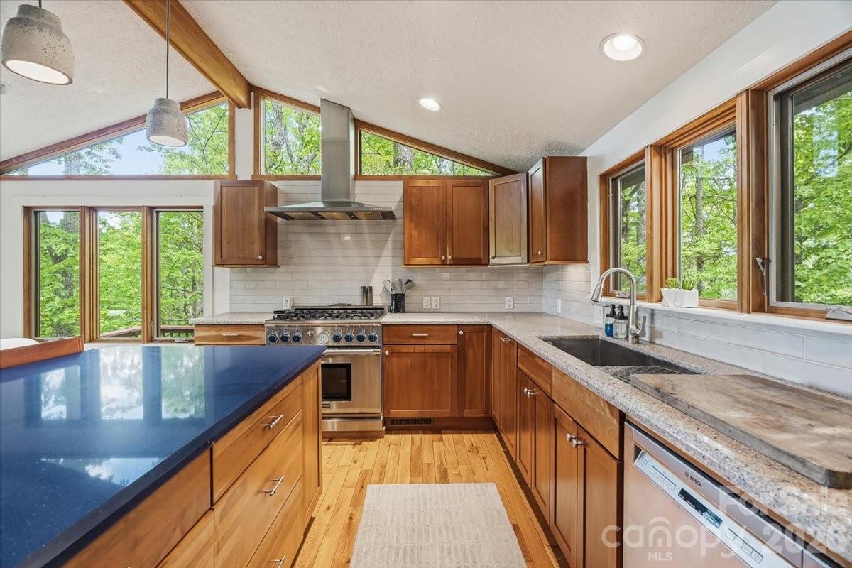 100 Gold Creek Crossing Black Mountain NC 28711
