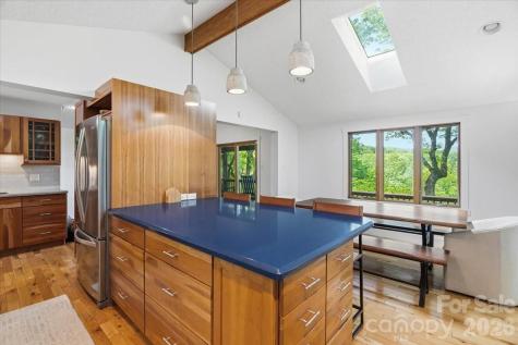 100 Gold Creek Crossing Black Mountain NC 28711