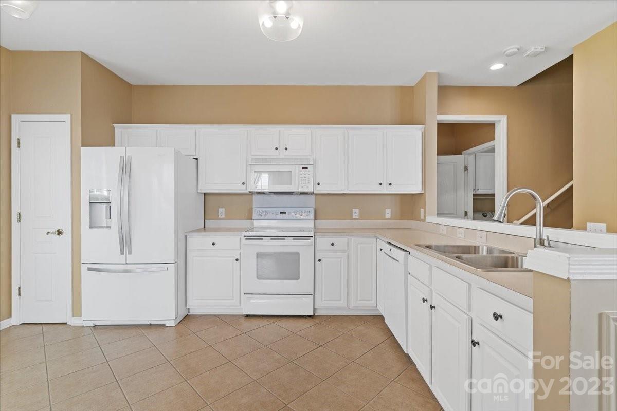 8707 Heron Glen Drive Charlotte NC 28269