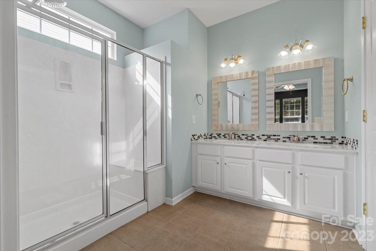 8707 Heron Glen Drive Charlotte NC 28269