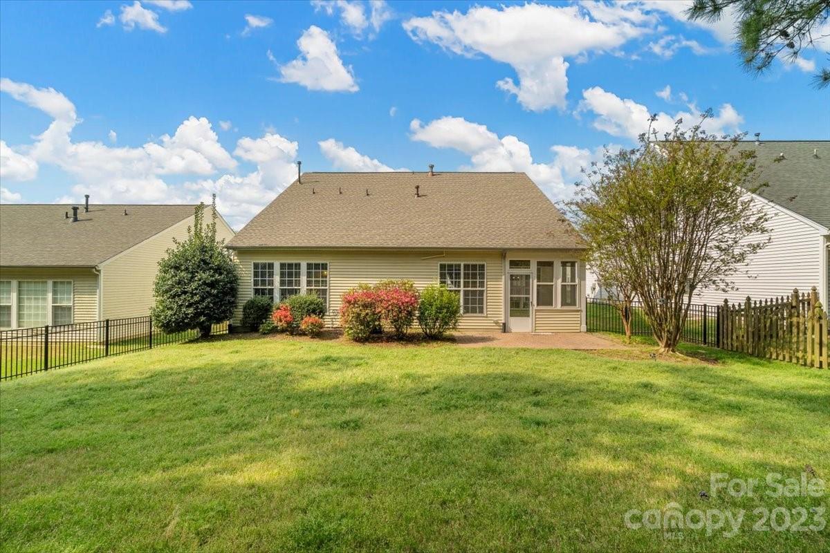 8707 Heron Glen Drive Charlotte NC 28269