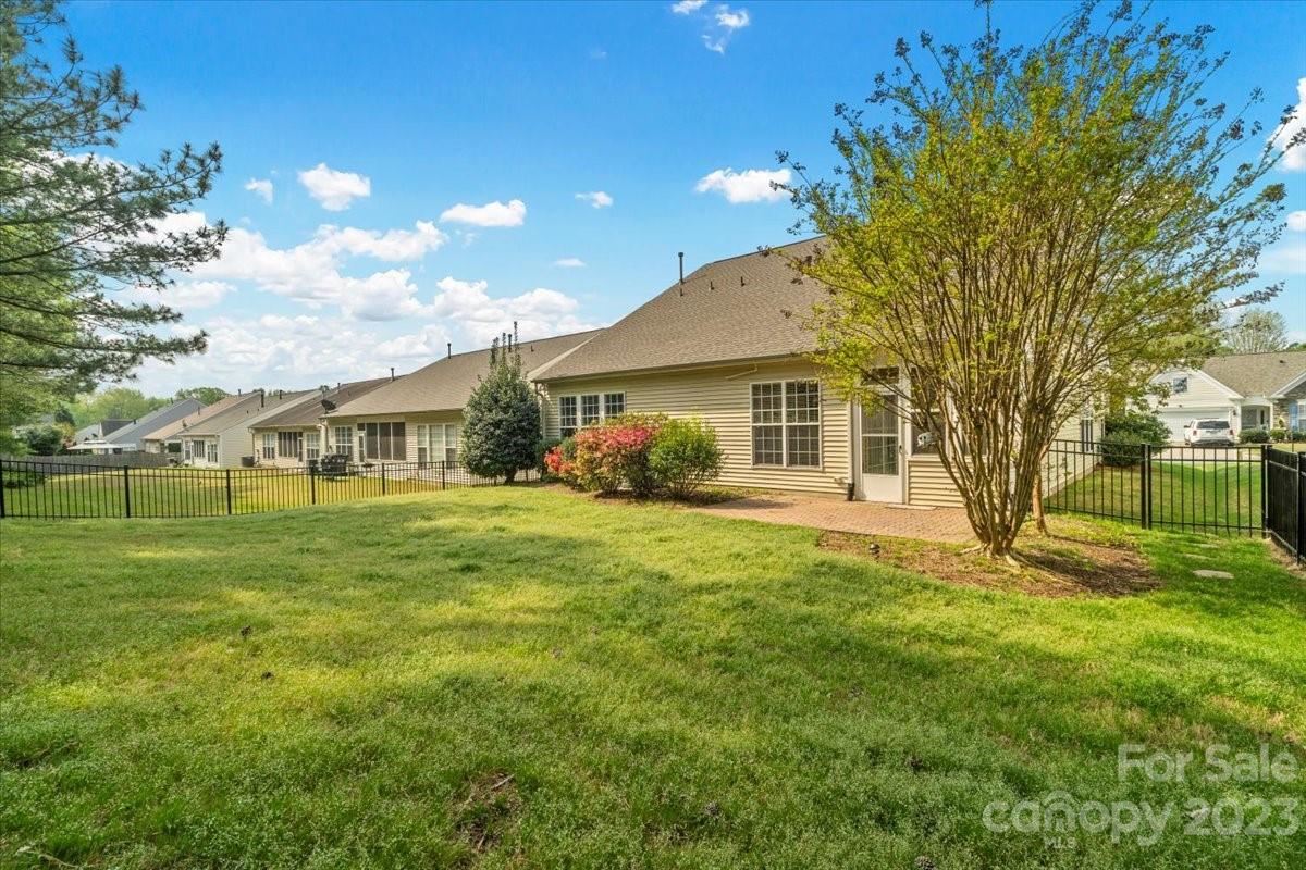 8707 Heron Glen Drive Charlotte NC 28269