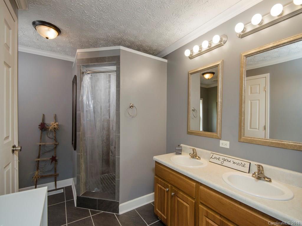 214 Rovingwood Drive Waynesville NC 28786