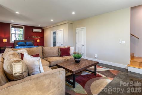 178 Courtland Place Asheville NC 28801