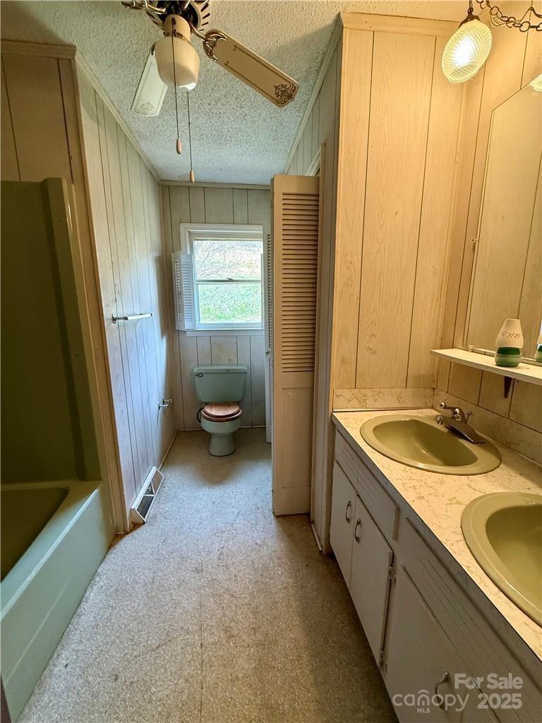 365 Ollis Road Spruce Pine NC 28777