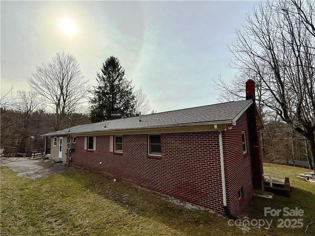 365 Ollis Road Spruce Pine NC 28777