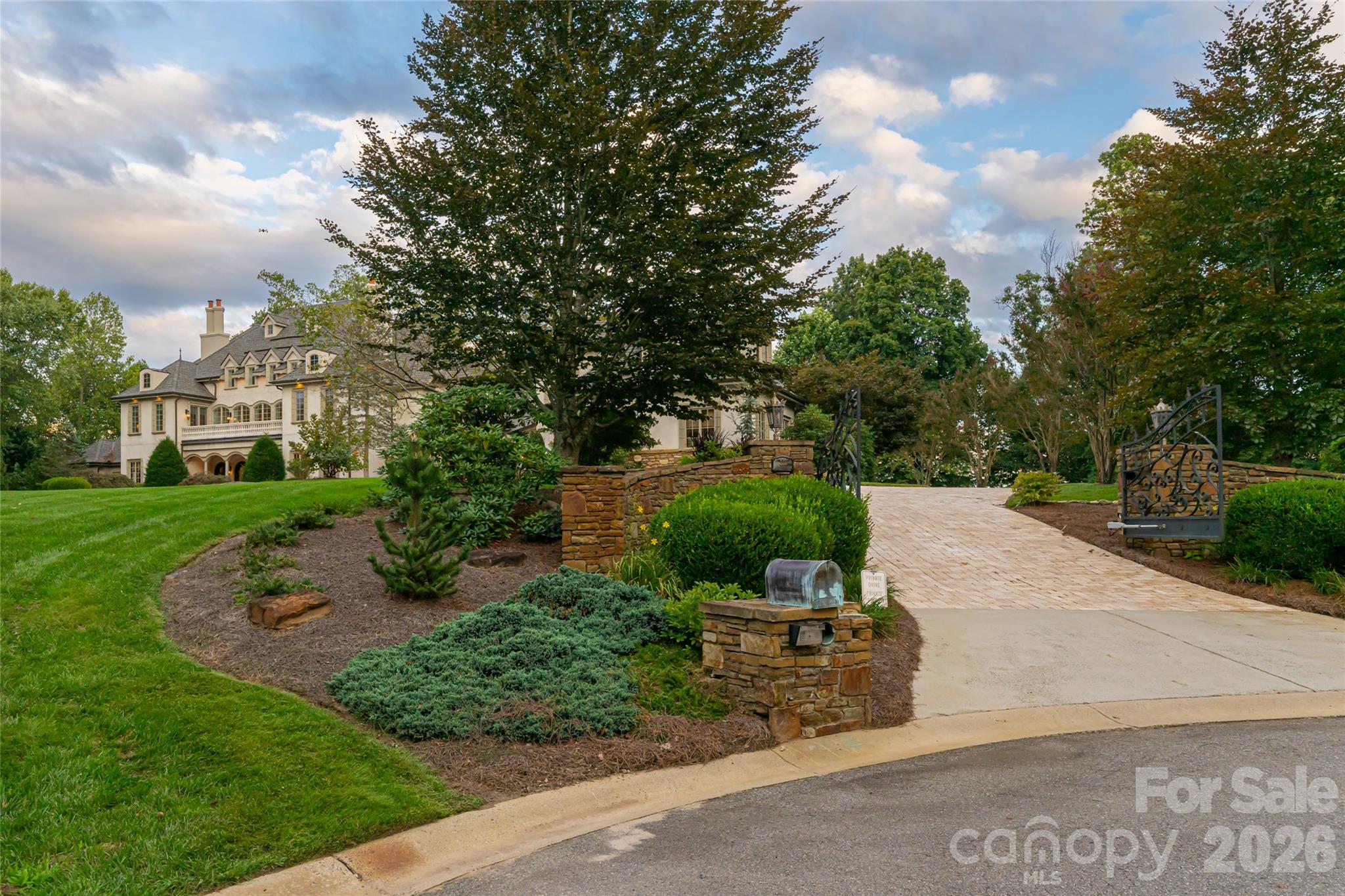 316 S Braeside Court Asheville NC 28803