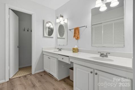 2 Fernbrook Place Asheville NC 28804